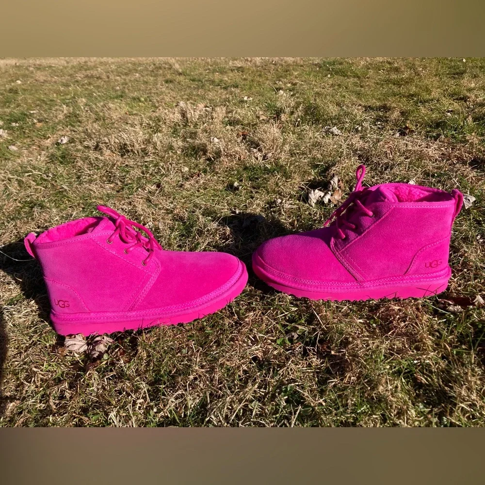 UGG Women's Hot Pink Neumel Chukka Lace Up Suede Shearling Pink Boots BRAND NEW